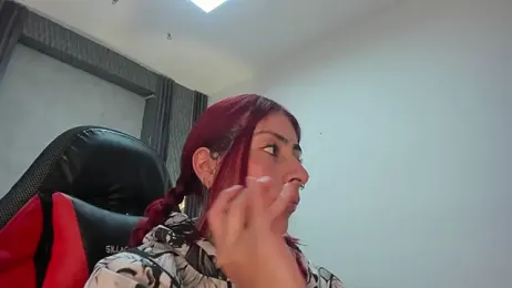 selene_red_ stripchat stream image, 25.03.2026 00:20