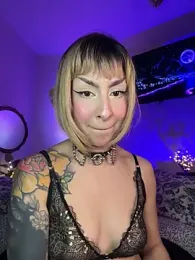 Cinamoonn stripchat stream image