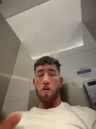 liam_bronw stripchat stream image, 06.04.2026 18:30