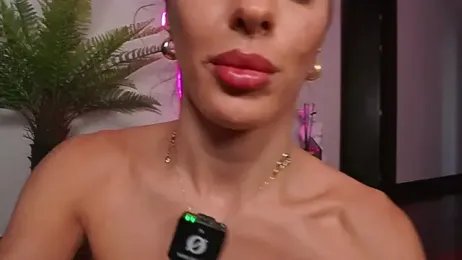 Katyerave stripchat stream image, 09.04.2026 19:50