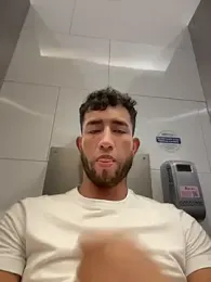 liam_bronw stripchat stream image, 13.04.2026 17:40