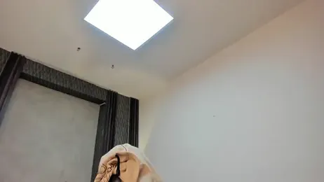 selene_red_ stripchat stream image, 17.04.2026 00:50