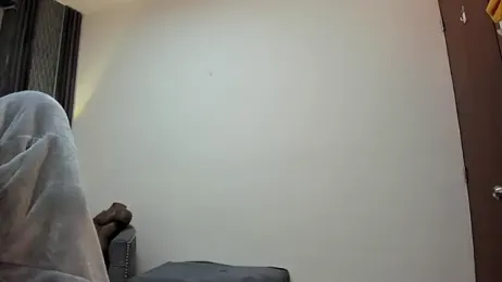 selene_red_ stripchat stream image, 17.04.2026 00:50