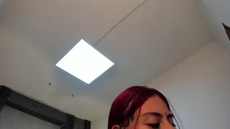 selene_red_ stripchat stream image, 17.04.2026 00:50