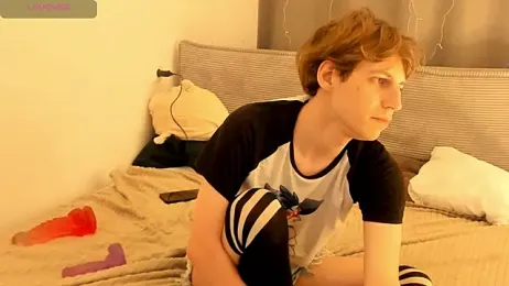 AvenGlow stripchat stream image, 17.04.2026 21:40