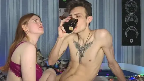 EmiliaCouple stripchat stream image, 21.04.2026 12:20