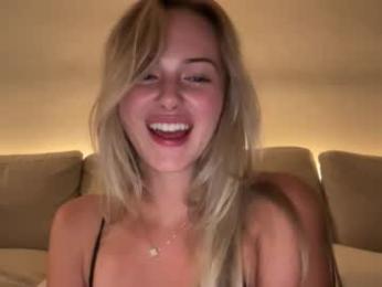 luvaimee chaturbate stream image, 29.04.2026 02:30