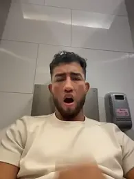 liam_bronw stripchat stream image, 22.05.2026 17:00