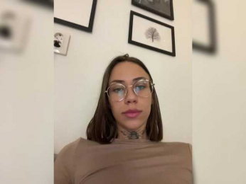 IRAONIC bongacams stream image