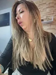 _Abril-Office1 stripchat stream image, 15.06.2026 18:40