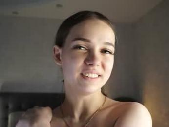 auroralowen chaturbate stream image, 27.06.2026 10:40