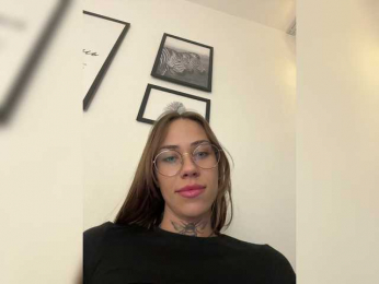 IRAONIC bongacams stream image