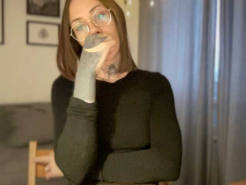 IRAONIC bongacams stream image