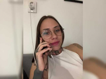 IRAONIC bongacams stream image