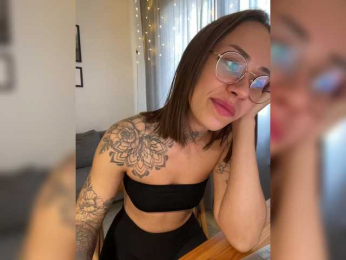 IRAONIC bongacams stream image