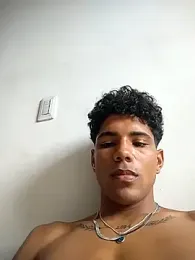 BrawnLove02 stripchat stream image